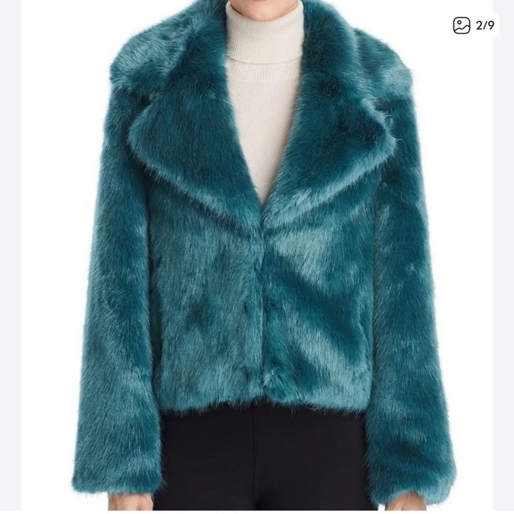 Michael Kors luxurious faux fur cropped jacket - Picture 10 of 10